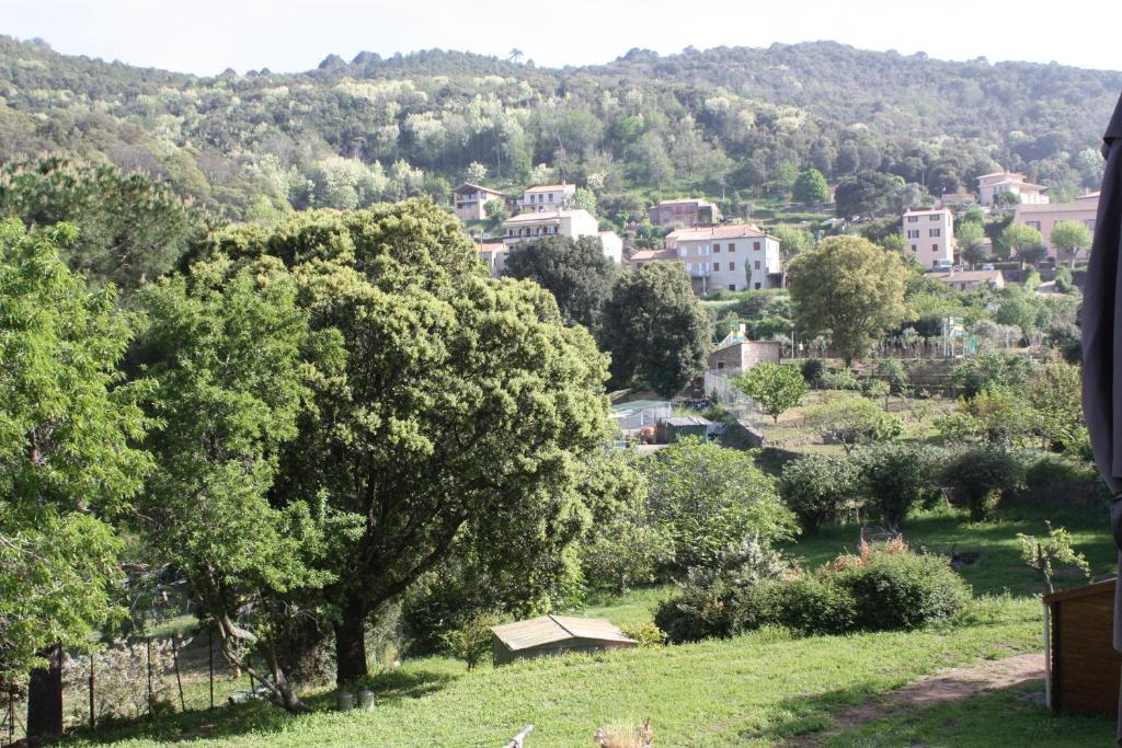 Appartements A CARDICCIA Loc saisonnières PIANA Villa Madeleine, Près Ecole 20115 Piana