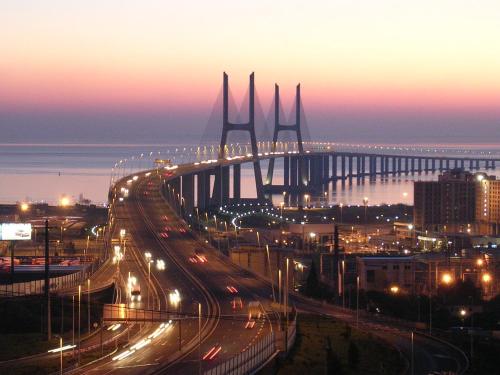 A View to the River Tejo - IBG HOME