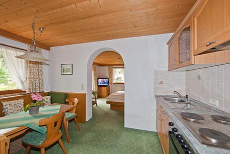 Appartements Alpenhof Klais Bahnhofstr. 10 82493 Klais Bavière