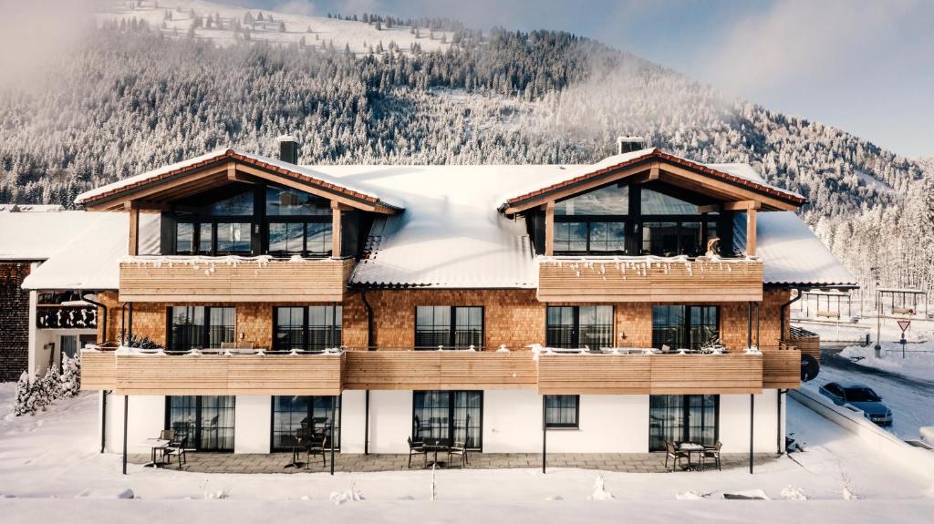 Appartements Alpin Lodge - Ihre Ferienwohnung im Allgäu! Gundstraße 1 87541 Bad Hindelang