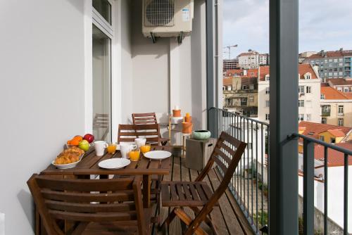 ALTIDO Elegant City Deluxe Apartment & ALTIDO Luxurious 3-bedroom Apt with Terrace in Intendente