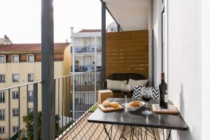 ALTIDO Elegant City Deluxe Apartment & ALTIDO Luxurious 3-bedroom Apt with Terrace in Intendente