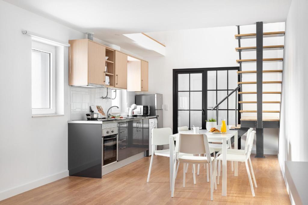 ALTIDO Stylish 2-level flats near Ajuda Palace 4 Travessa Fornos, 1300-258 Lisbonne