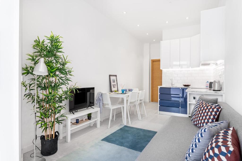 ALTIDO Stylish Arroios apartments, 20 Min to Centre 44 Rua Cavaleiro de Oliveira, 1170-088 Lisbonne