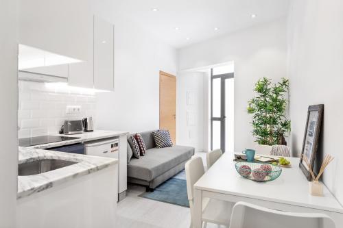 ALTIDO Stylish Arroios apartments, 20 Min to Centre