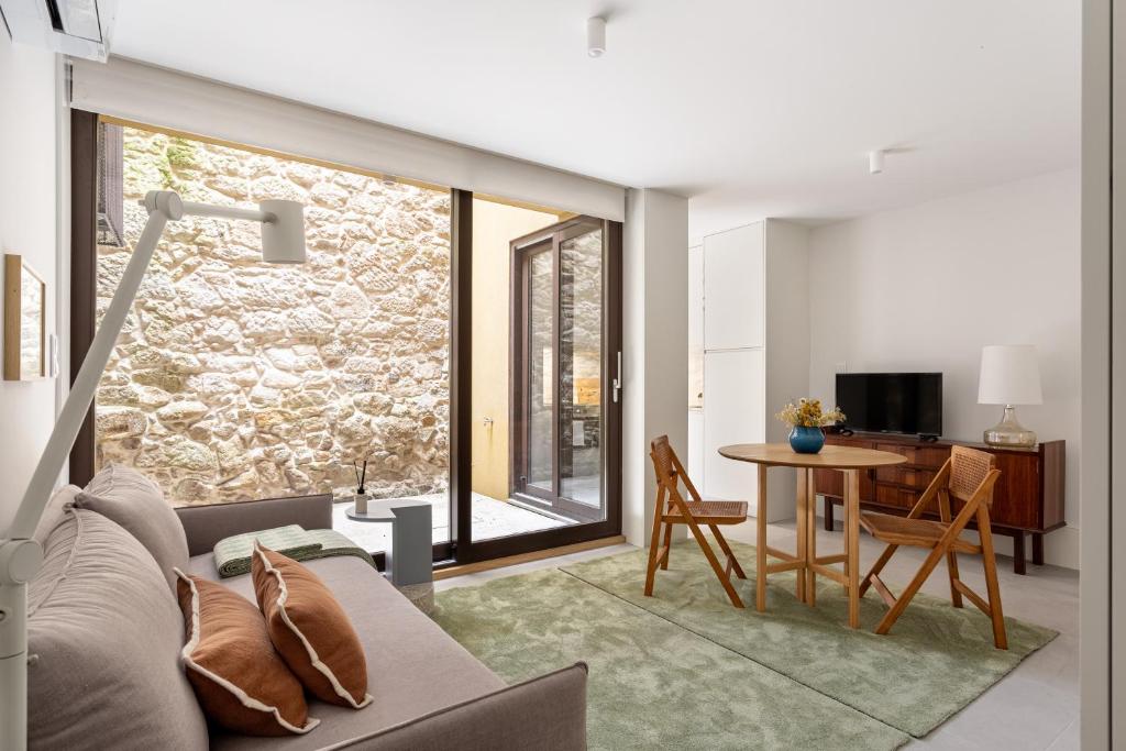 ALTIDO Vitoria apartments near the Cathedral Rua da Vitória 81, 4050-634 Porto