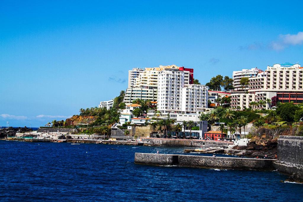 Apartamentos do mar Rua da Quinta Calaça 3, 9000-250 Funchal