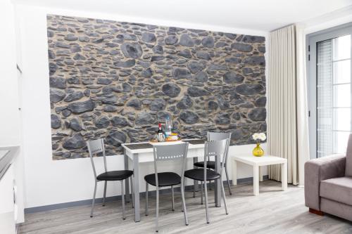 Apartamentos Funchal by Petit Hotels