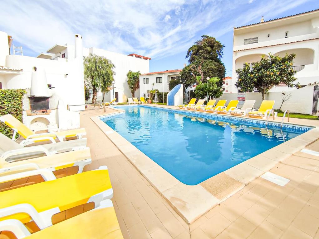 Apartamentos Pedro by Bedzy Rua Alexandre Herculano Apartamentos Pedro, 8200-315 Albufeira
