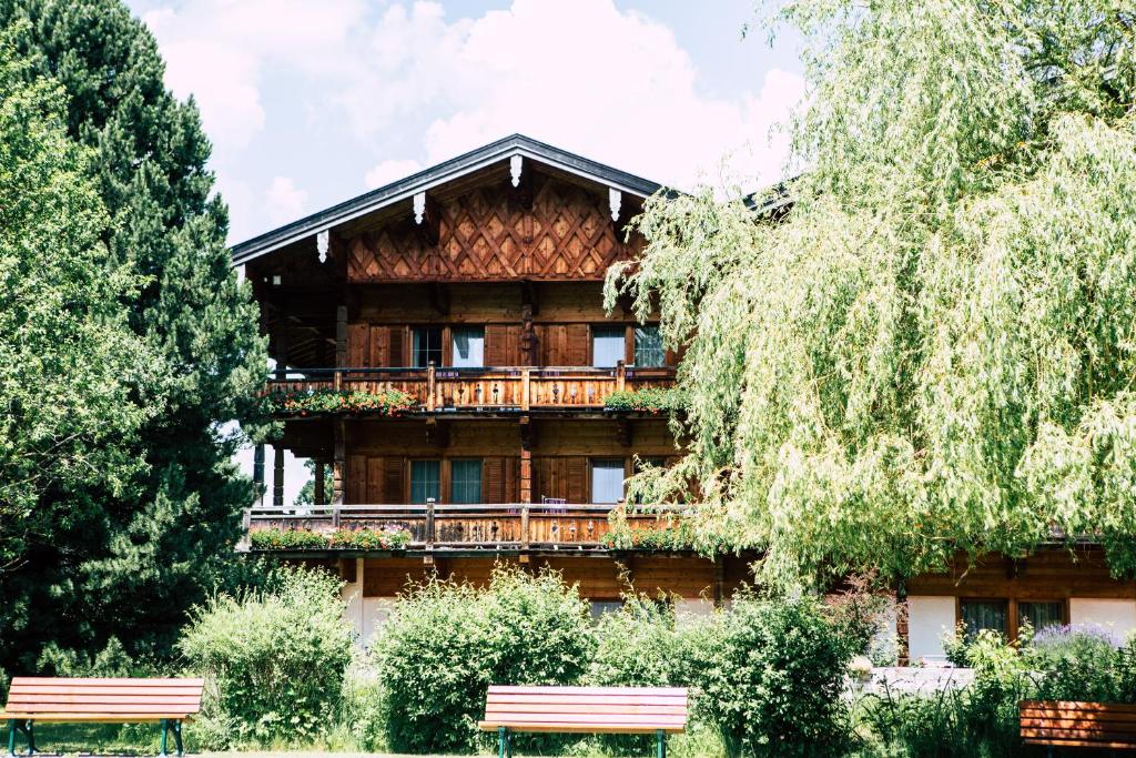 Aparthotel Terrassenhof Rupert-von-Miller-Platz 1, 83707 Bad Wiessee