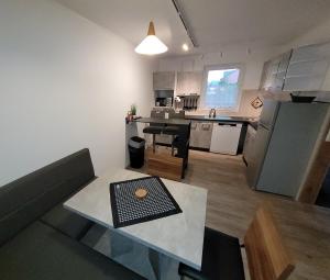 Apartment E - AM KORNFELD mit Raumreinigung und Wäscheservice