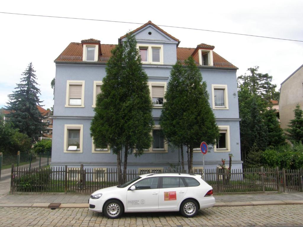 Apartment-Ferienwohnung Dresden-Briesnitz Warthaer Straße 30, 01157 Dresde