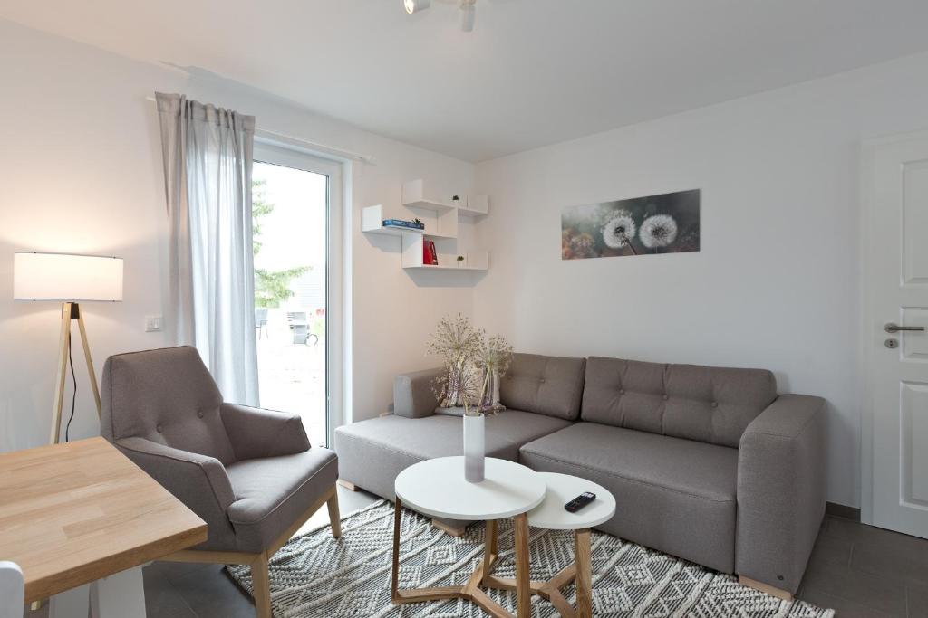 Appartements Apartment unter den Kiefern 93 93 Unter den Kiefern 17207 Röbel