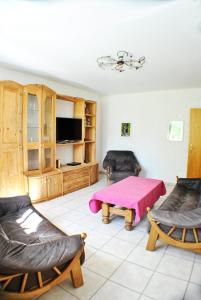 Appartements Apartmenthaus „Am Gersthof“ am Nationalpark Kellerwald-Edersee Am Gersthof 5 34549 Gellershausen Hesse