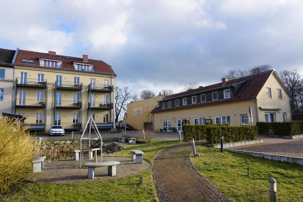 Appartements Apartmenthaus am Grienericksee Schillerstrasse 8 16831 Rheinsberg