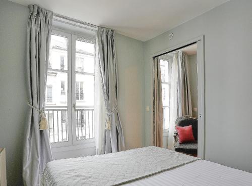 Apartments Du Louvre St Honoré