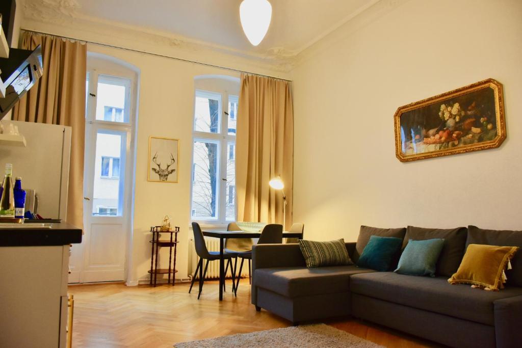 Appartements Apartments im Thüringer Hof 2 Neckarstrasse 12053 Berlin