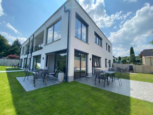 Apartments Saaldorf-Ferienhaus mit 6 separaten Apartments 45qm-120qm