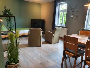 Appartements Apartments und Bistro Zum Glasmacher Glasmacherstrasse 8 98559 Gehlberg Thuringe