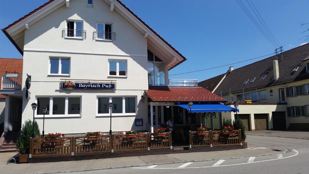 Apartments zum Bayrisch Pub Schulstraße 33, 89264 Weißenhorn