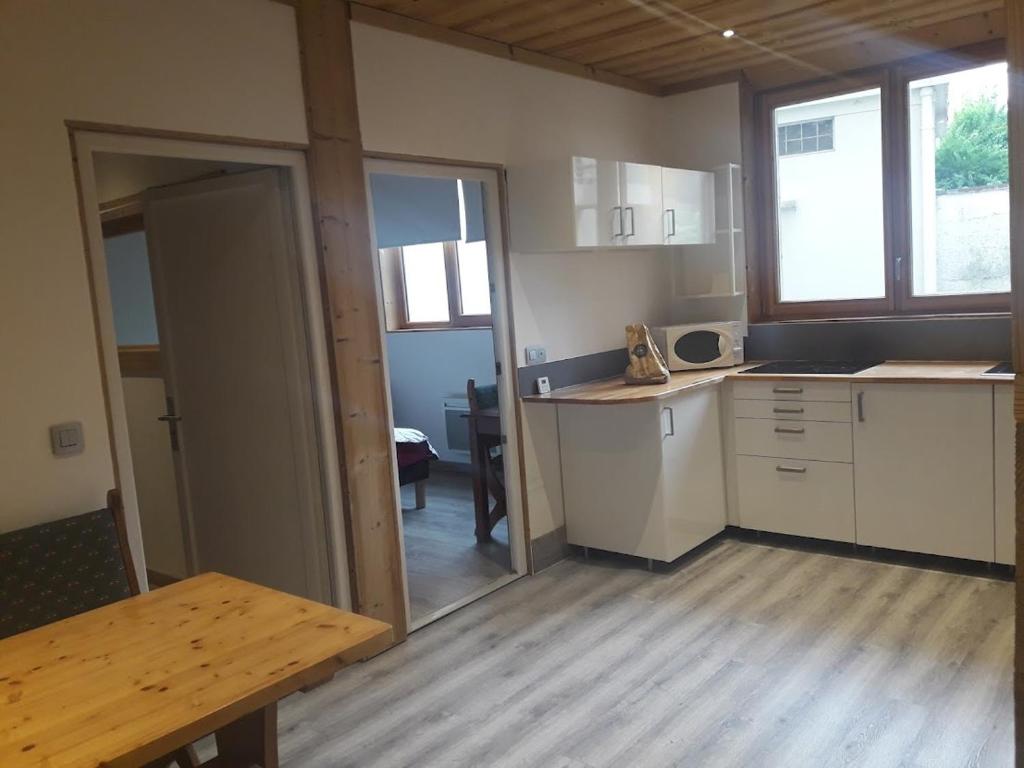 Appart Hôtel Bourgoin 38300 Bourgoin-Jallieu
