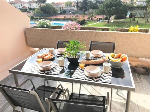 Appartement 2 pieces, renove, 2 piscines+tennis, mer, climatisation