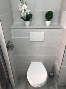 Appartement 2 pieces, renove, 2 piscines+tennis, mer, climatisation