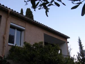 Appartement climatisé au 1er étage d'une maison avec jardin dans un quartier calme