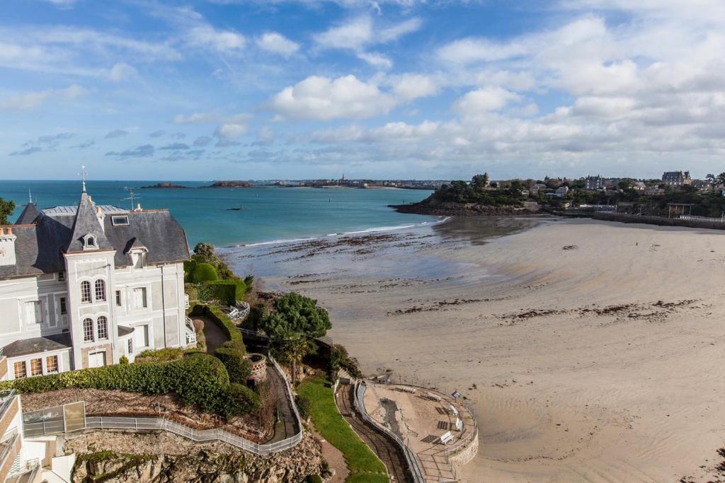 Appartement Dinard Plage Le Crystal 1103 15 Rue de la Malouine, 35800 Dinard