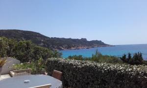 APPARTEMENT PIED DANS L EAU ET VUE MER MAGNIFIQUE