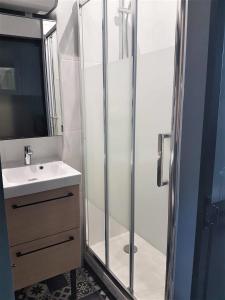 Appartement proche centre entièrement rénové avec le cachet de l'ancien
