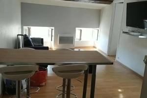 APPARTEMENT PROCHE MARCHÉ AU CŒUR DU CENTRE + WIFI
