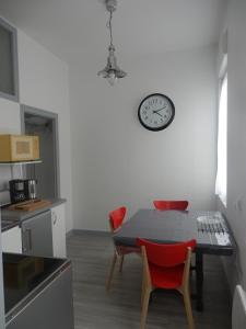 Appartement T2 ou T1 côté cour/jardin avec garage