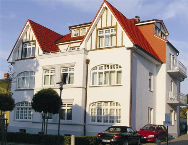 Appartementhaus Plueckhahn Friedrich- Borgwardt- Str. 13, 18225 Kühlungsborn