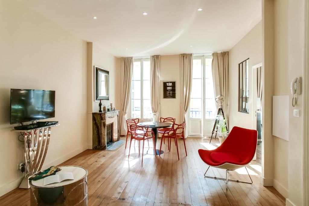 Appartements Cathédrale - YBH 33 Rue Montbazon, 33000 Bordeaux