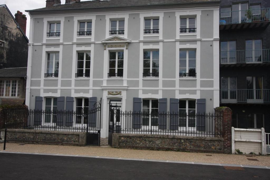 Appartements Appartements Du Clos Vorin 122 Rue Haute 14600 Honfleur