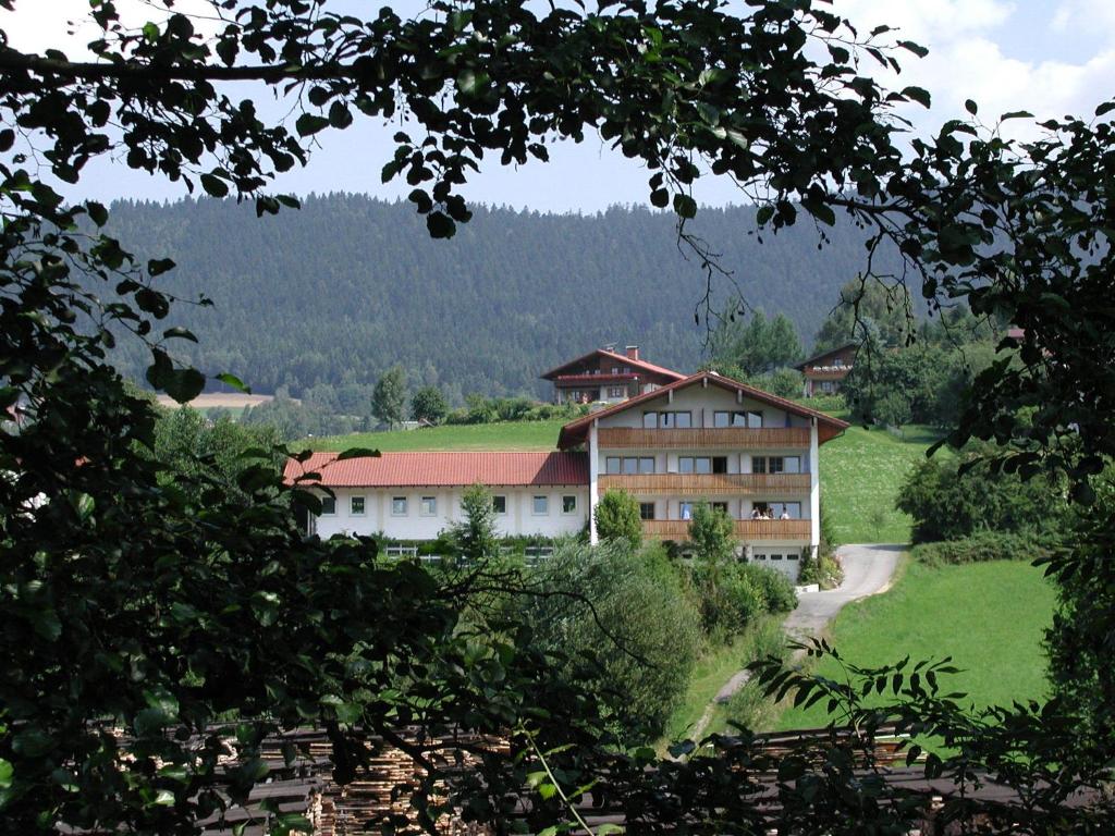 Appartmenthaus Moos Bäu Lohberger Str. 8, 93462 Lam