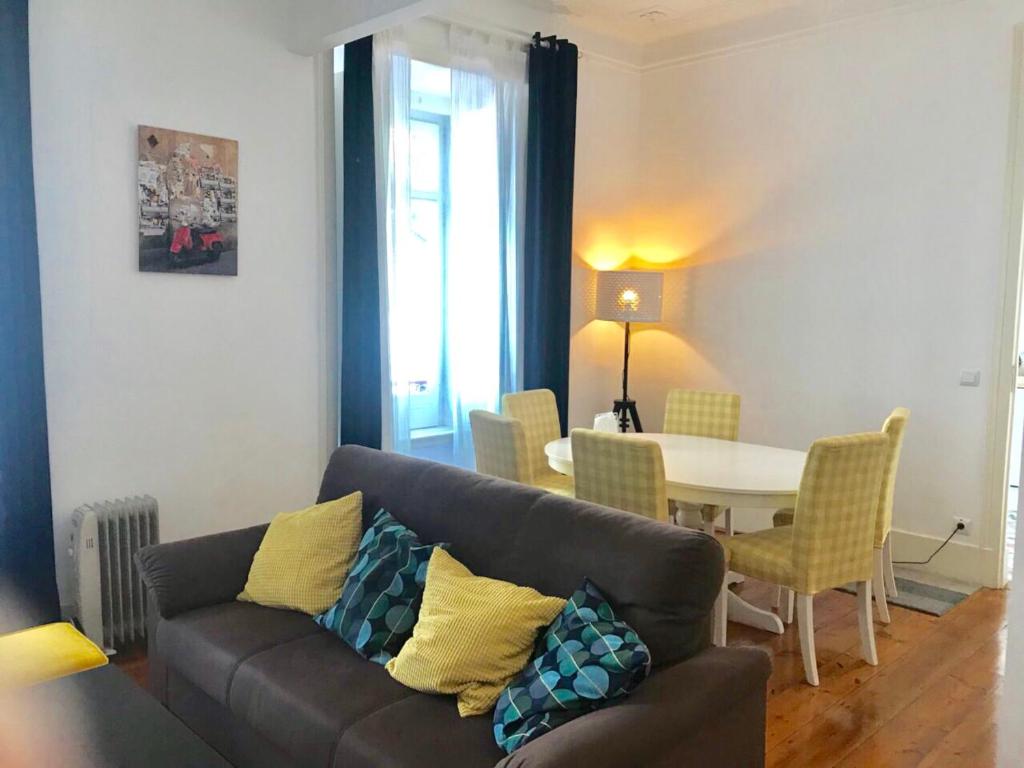 Appartements B&B in Redondo Residence 15 Rua do Conde de Redondo 1 floor 1150-105 Lisbonne