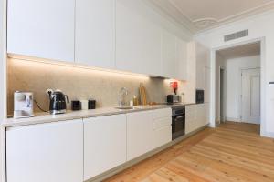 Bacalhoeiros 99 - Beautiful and bright Apartment @ Baixa, Chiado