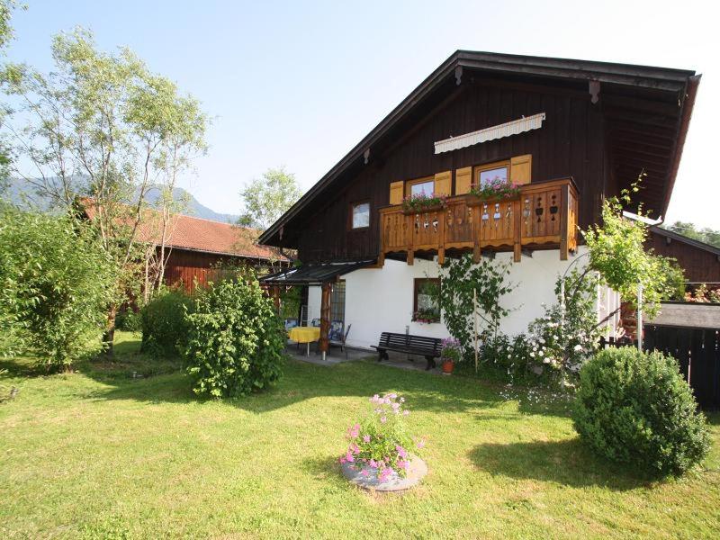 Appartements Bachbauernhof Leopoldstraße 11 83457 Bayerisch Gmain