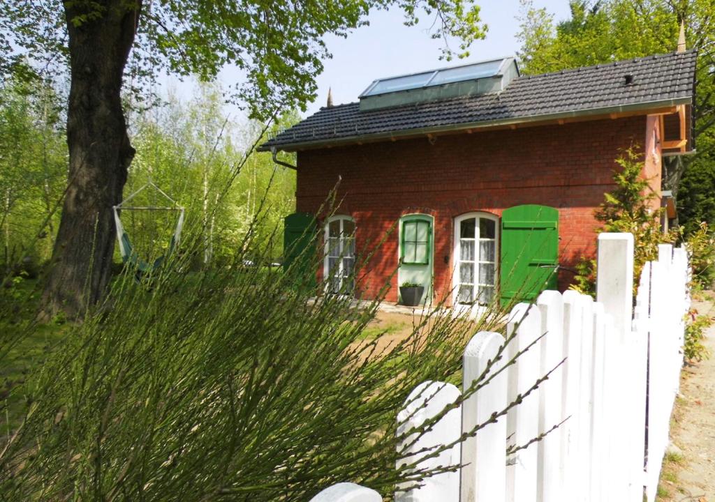 Appartements Bahnhof Droyßig - Übernachten im Denkmal Bahnhofsweg 8 06722 Droyßig