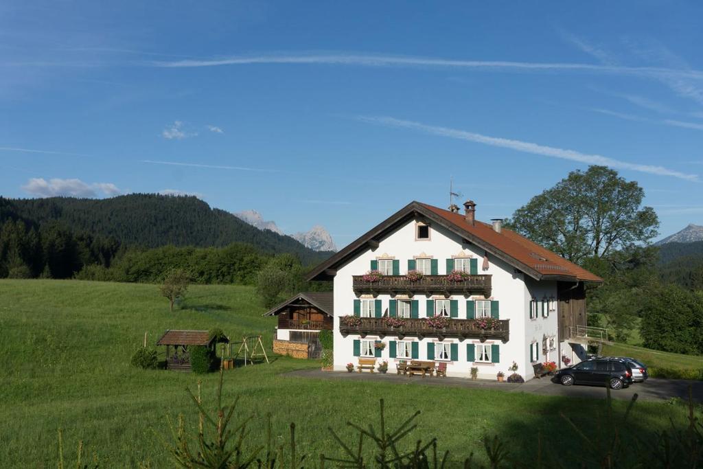 Appartements Bauernhaus Jocher 5 In Gerold 82493 Krün