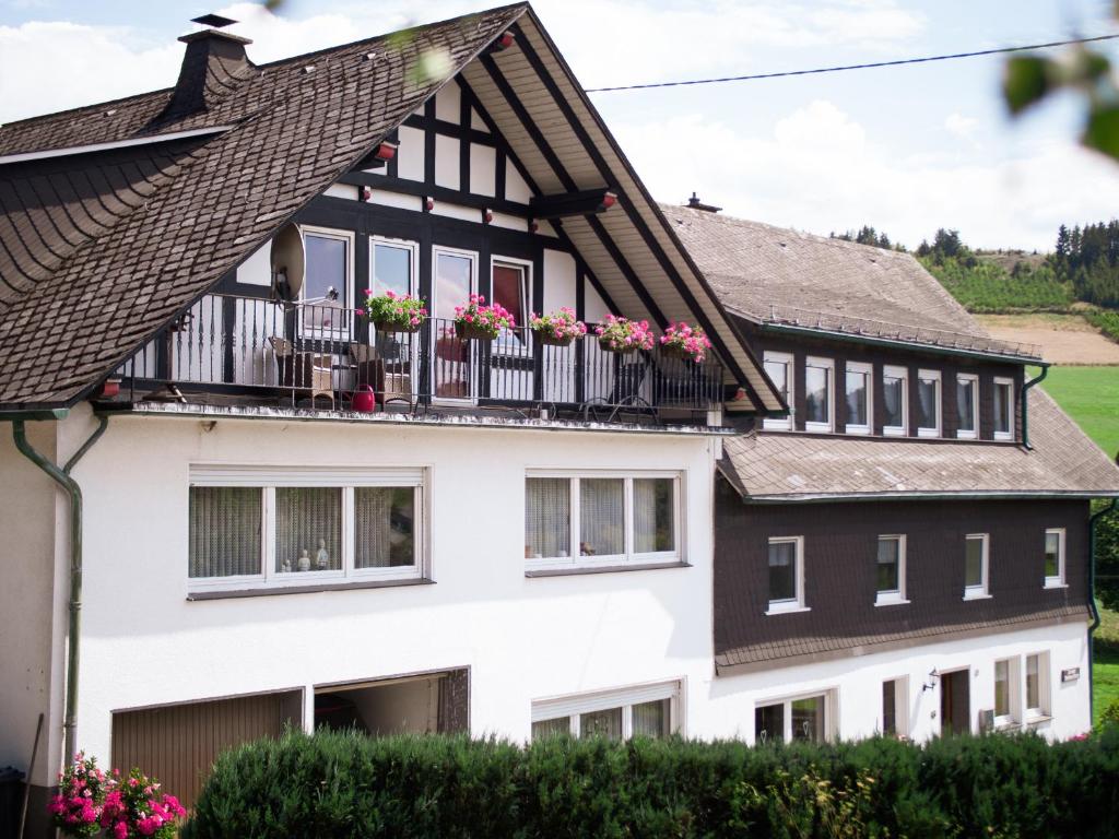 Appartements Bauernhofpension Wiebelhaus-Mester 29 Oberelsper Straße Altenvalbert 57368 Lennestadt