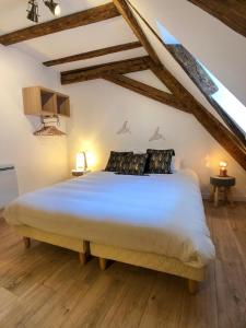 Beauty & The Beast - Old Town Cosy Apartments