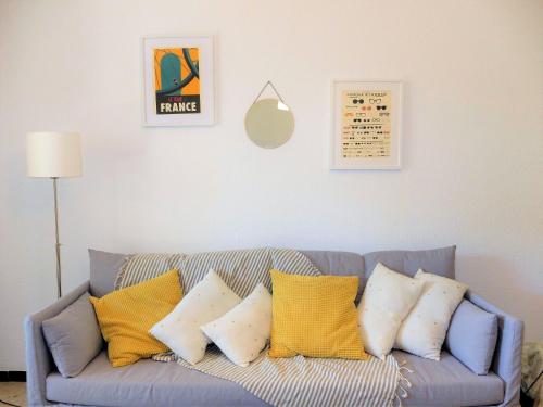 BEAUX APPARTEMENTS 65m2 AVEC ESPACES EXTERIEURS PARKINGS PROCHE PLAGE