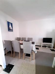 BEAUX APPARTEMENTS 65m2 AVEC ESPACES EXTERIEURS PARKINGS PROCHE PLAGE