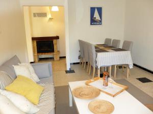 Appartements BEAUX APPARTEMENTS 65m2 AVEC ESPACES EXTERIEURS PARKINGS PROCHE PLAGE 88 Route de l'Almanarre 83400 Hyères Provence-Alpes-Côte d\'Azur