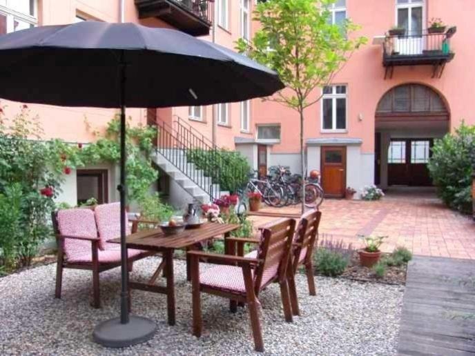 Berlin Apartments Mitte 107 Chausseestrasse 1.OG, 10115 Berlin