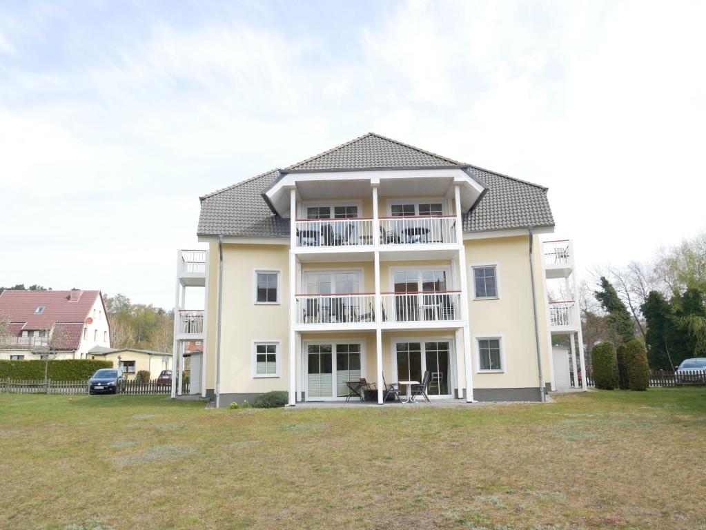 Appartements Bernsteinhaus, 850m zum Strand, mit Balkon, WLAN Cölpinstraße 2 17459 Kolpinsee