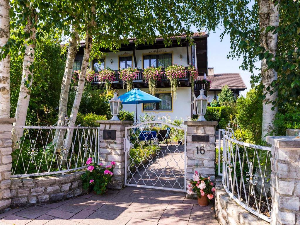 Appartements Birkenhof Apartments Jahnstraße 16 83093 Bad Endorf